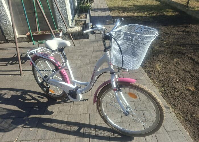 Grajewo ogłoszenia: Sprzedam rower dla dziewczynki koła 24. Cena 450zł.